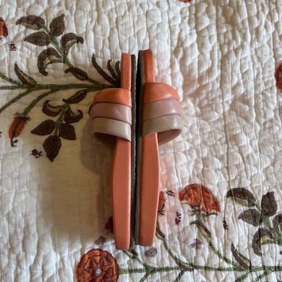 Seychelles Coral and Cream Slide Sandals - Picture 5 of 7